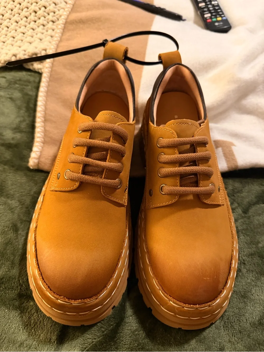 Casual leather Oxfords